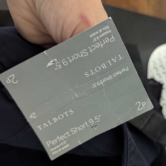 NEW Women's Talbots Perfect Shorts 9.5" Inseam Size 2 Petite Navy - Picture 5 of 5